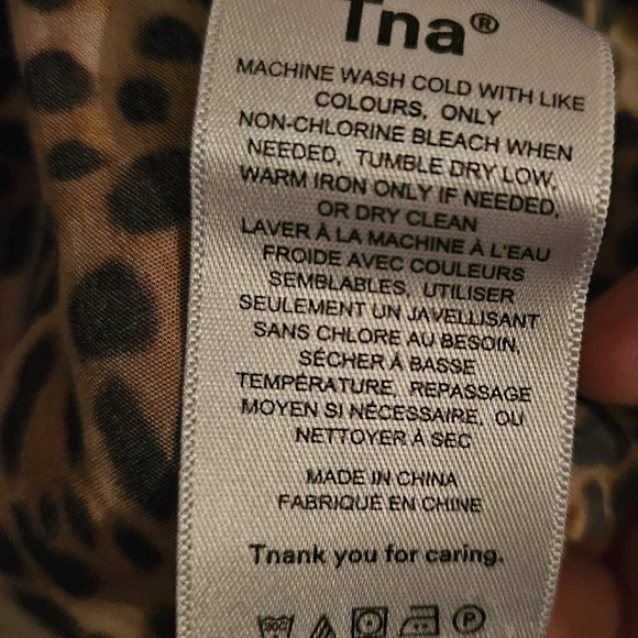 **SOLD** TNA Leopard Print Shirt - Picture 4 of 6